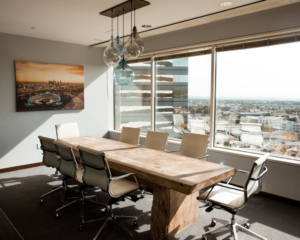 Conference Room Display: How to Choose and Deploy the Right Solution