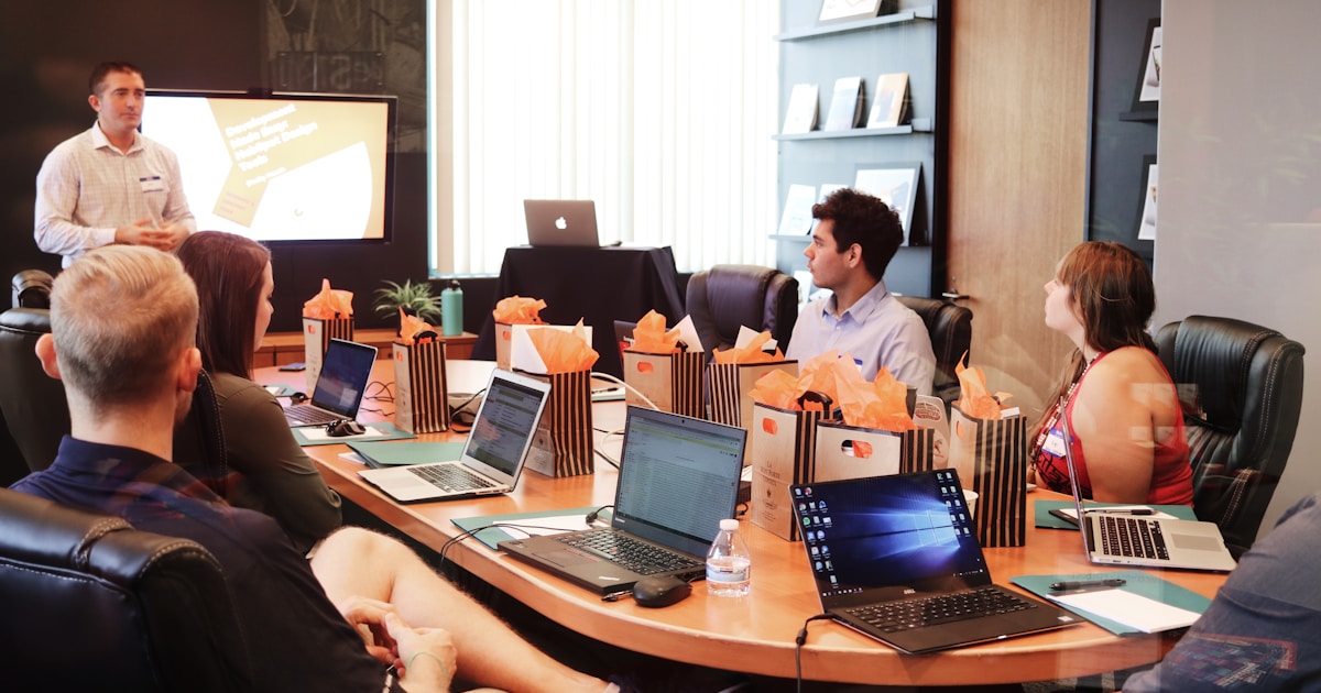 11 Digital Signage Questions Business Owners Ask Too Late